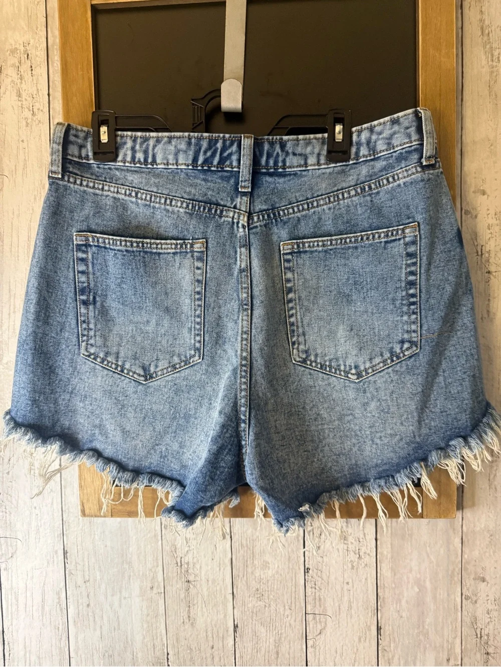 Wild Fable Sz 14 High-waisted blue denim shorts with frayed hem and distressing
